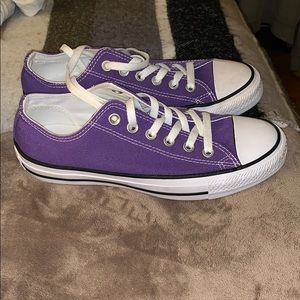 Converse women’s 7